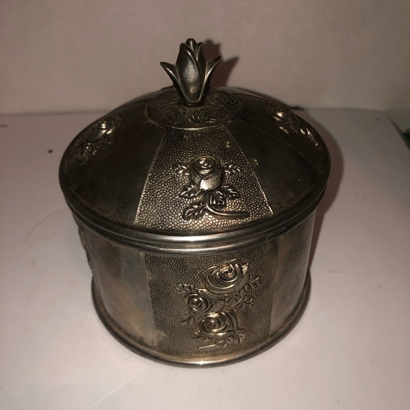 Vintage Silver Jewelry Box with Rose Design, silver plated zinc, Elegance - Picture 7 of 11